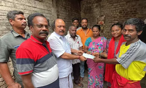 மழையால் வீடு சேதமடைந்த குடும்பத்துக்கு நிவாரணம்