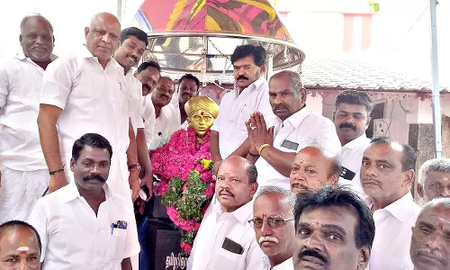 பரிதிமாற்கலைஞர் சிலைக்கு அரசியல் கட்சியினர் மரியாதை