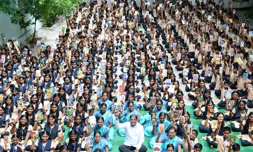 ஸ்ரீ வெங்கடேஸ்வரா மெட்ரிக் பள்ளியில் புதுக்கோட்டை வாசிக்கிறது நிகழ்ச்சி