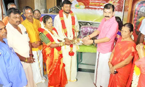 இந்து சமய அறநிலையத்துறை சார்பில் நெல்லை கோவில்களில் 5 ஜோடிகளுக்கு இலவச திருமணம்- மேயர் சரவணன் நடத்தி வைத்தார்