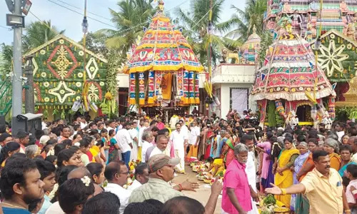 புத்திரகவுண்டம்பாளையம் கூத்தாண்டவர் , மாரியம்மன் கோவில் தேரோட்டம் கோலாகலம்