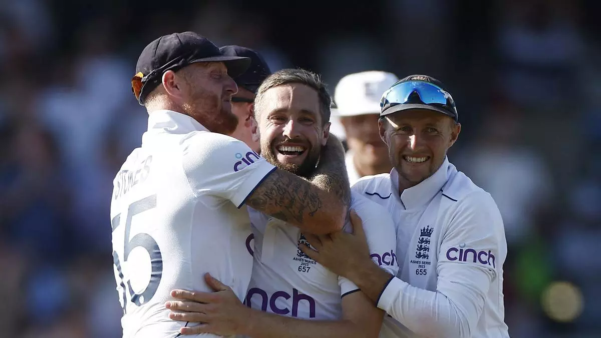 ஆஷஸ் தொடர்- 2ம் நாள் ஆட்ட நேர முடிவில் 116 ரன்கள் சேர்த்தது ஆஸ்திரேலியா ஆஷஸ் தொடர்- 2ம் நாள் ஆட்ட நேர முடிவில் 116 ரன்கள் சேர்த்தது ஆஸ்திரேலியா