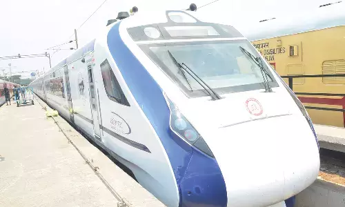 ரெயில்களில் ஏசி சேர் கார் கட்டணம் 25 சதவீதம் குறைப்பு - ரெயில்வே வாரியம் அறிவிப்பு