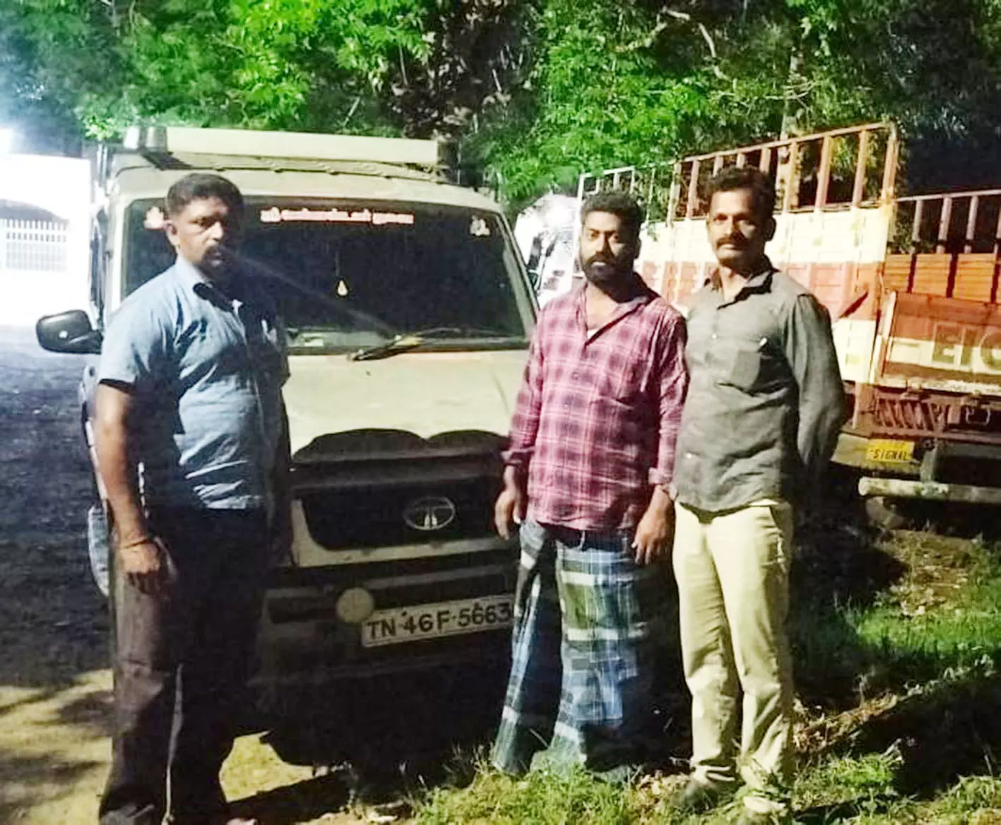 காரில் 850 கிலோ ரேஷன் அரிசி கடத்திய வாலிபர் கைது காரில் 850 கிலோ ரேஷன் அரிசி கடத்திய வாலிபர் கைது