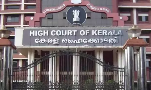 குடும்பத்தினரால் கடத்தல்: லெஸ்பியன் ஜோடிக்கு போலீஸ் பாதுகாப்பு- கேரள ஐகோர்ட் உத்தரவு