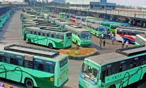 சேலம் கோட்டத்தில் கூட்ட நெரிசலை தவிர்க்க 250 சிறப்பு பஸ்கள் இயக்கம்