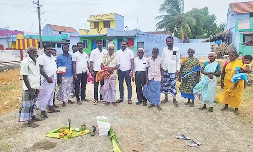 நாங்குநேரி யூனியனில் ரூ.10 லட்சத்தில் சுடுகாட்டு சாலைக்கான பூமி பூஜை