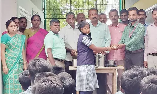 அரசு பள்ளியில் சரிவிகித உணவு கருத்தரங்கம்