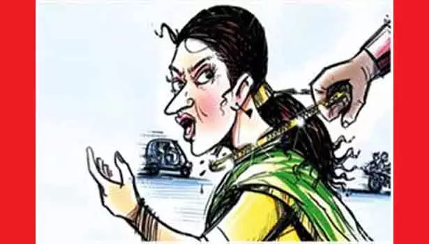 பெண்களிடம் நகை பறிப்பு பெண்களிடம் நகை பறிப்பு