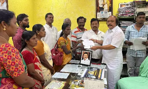 25 பயனாளிகளுக்கு உதவித் தொகை ஆணை-கென்னடி எம்.எல்.ஏ. வழங்கினார்