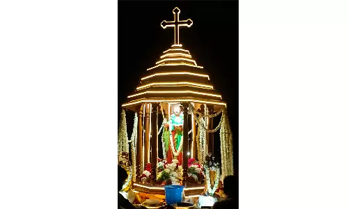 வத்தலக்குண்டுவில் புனித தோமையார் ஆலய தேர் பவனி