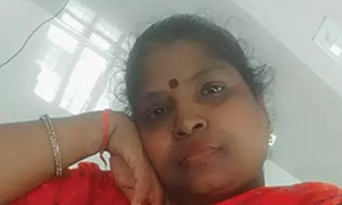 வீட்டு முன்பு செருப்பை வைக்கும் தகராறில் 2-வது மாடியில் இருந்து தள்ளிவிட்டு இளம்பெண் கொலை