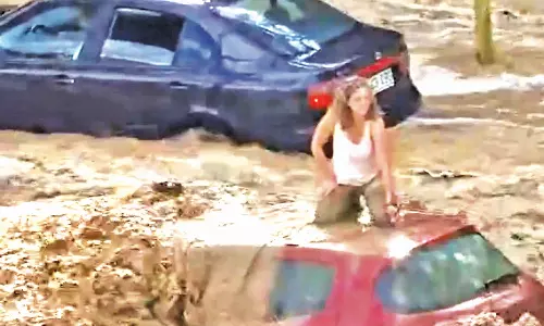 கனமழையால் பாதிப்பு- ஸ்பெயின் நகருக்குள் புகுந்த திடீர் வெள்ளம்