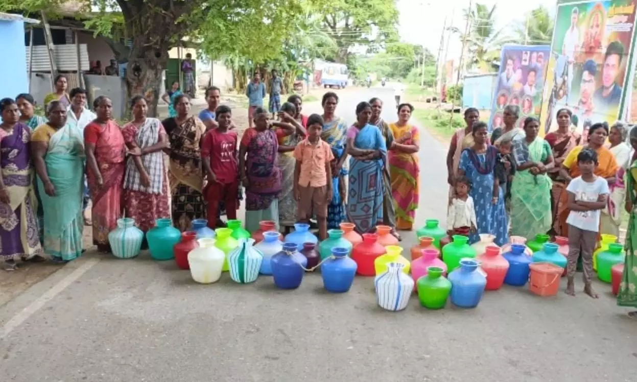 குடிநீர் கேட்டு சாலை மறியல்