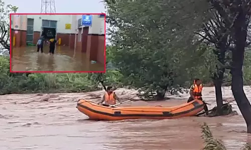 வட இந்தியாவில் வெளுத்து வாங்கிய மழை: ஆறாக மாறிய சாலைகள்- 12 பேர் பலி