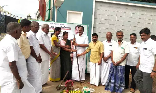 கரைப்புதூர் ஊராட்சியில் ரூ. 81 லட்சம் மதிப்பில் புதிய சாலைகள் அமைக்கும் பணி