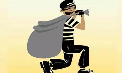 பல்லடம் பேன்சி கடையில் கொள்ளை