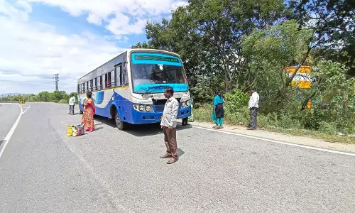 ஓடும் அரசு பஸ்சில் வேலூர் டிரைவர் திடீர் மயக்கம்