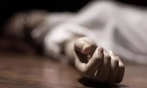 தடப்பள்ளி வாய்க்காலில் மிதந்து வந்த மூதாட்டி உடல்