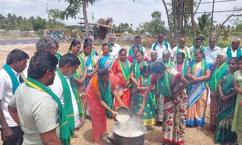 கள் இறக்கி விற்க அனுமதிக்க கோரி பல்லடத்தில் 6-வது நாளாக நீடிக்கும் விவசாயிகள் போராட்டம்