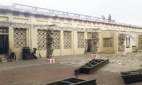 அன்னதான மண்டபம் புதுப்பிக்கும் பணி தீவிரம்