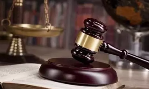 ரெயிலில் மாணவியை தள்ளிவிட்டு கொலை: வாலிபரை குண்டர் சட்டத்தில் சிறையில் அடைத்தது ரத்து- ஐகோர்ட் உத்தரவு