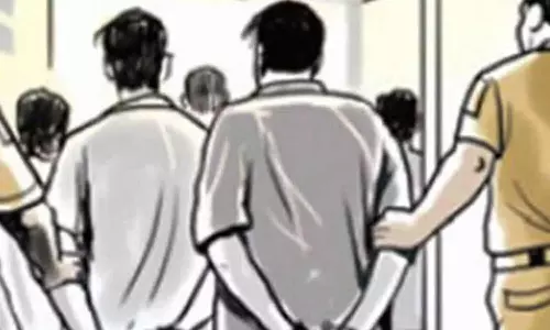 வேடசந்தூரில் குடிபோதையில் ரகளை செய்த தொழிலாளர்களுக்கு போலீசார் நூதன தண்டனை