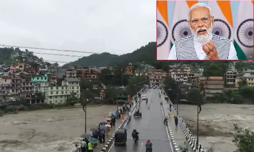 கனமழையால் கடும் பாதிப்பு.. இமாச்சல பிரதேசம், உத்தரகாண்ட் முதல்வர்களிடம் தொலைபேசியில் பேசிய பிரதமர்