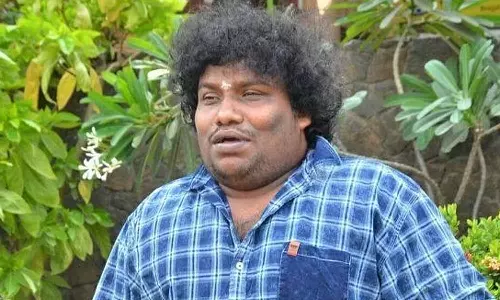 டோனியின் பேட்டுக்காக நடிக்க ஒத்துக்கொண்டேன்- யோகிபாபு