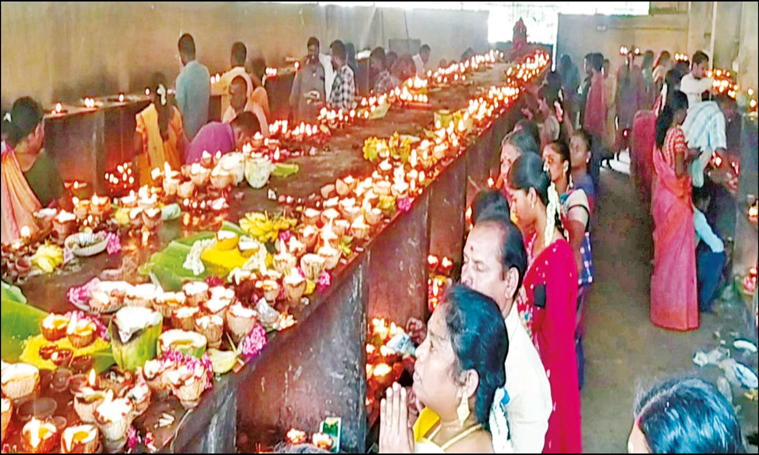 தேய்பிறை அஷ்டமி: காலபைரவருக்கு தேங்காய், பூசணிக்காய், பாகற்காய் தீபமிட்டு வழிபாடு