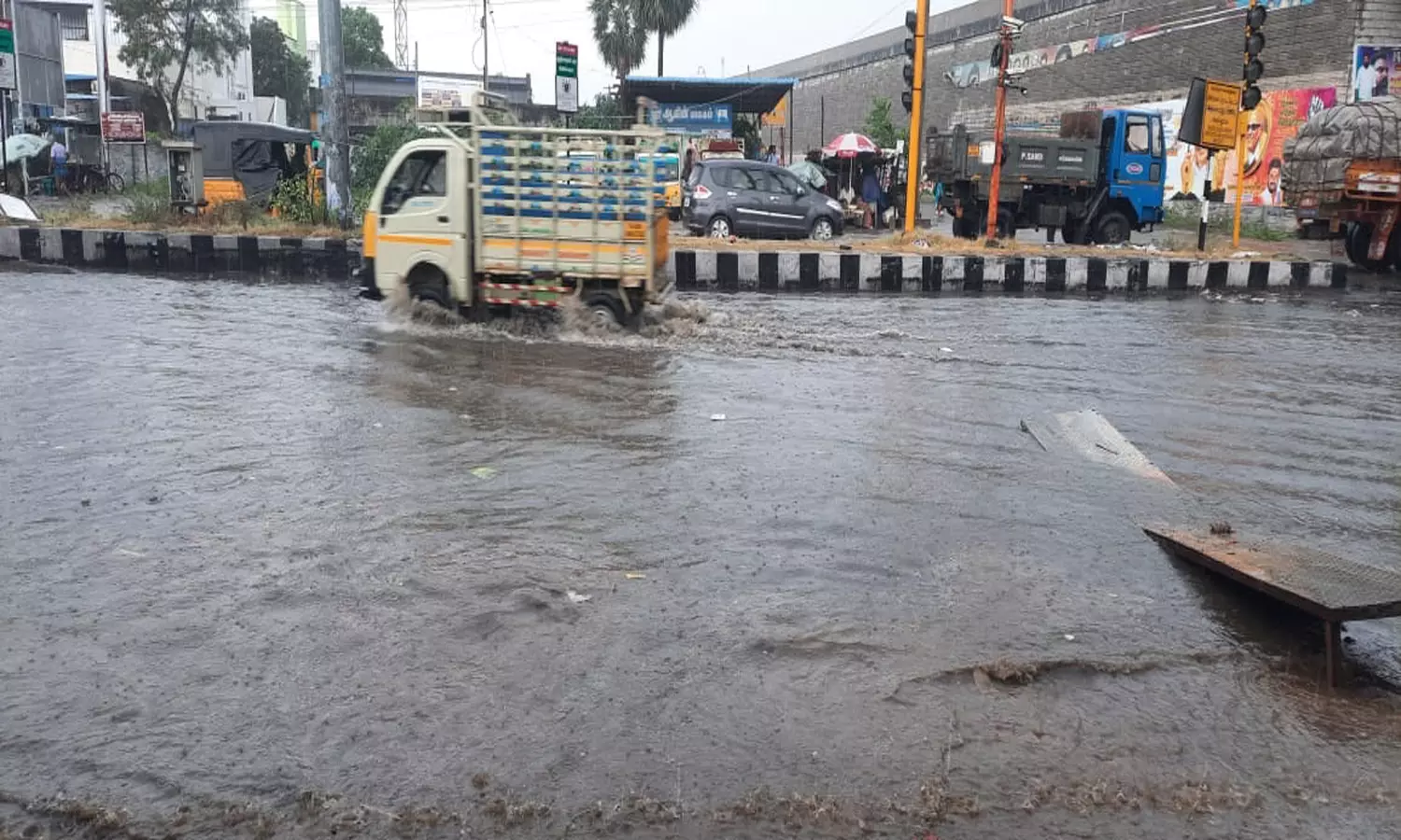 திண்டுக்கல்லில் வெப்பத்தை விரட்டியடித்த மழையால் மக்கள் நிம்மதி திண்டுக்கல்லில் வெப்பத்தை விரட்டியடித்த மழையால் மக்கள் நிம்மதி