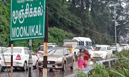 கொடைக்கானலில் கொட்டி தீர்த்த மழையால் இயல்பு வாழ்க்கை பாதிப்பு