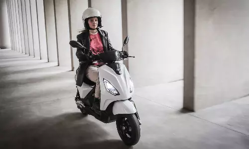 100 கிமீ ரேன்ஜ் கொண்ட பியாஜியோ எலெக்ட்ரிக் ஸ்கூட்டர் இந்தியாவில் அறிமுகம்