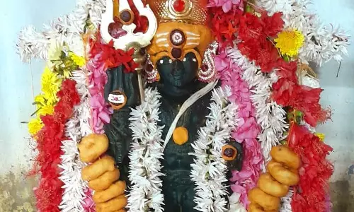கால பைரவருக்கு சிறப்பு அபிஷேக ஆராதனை