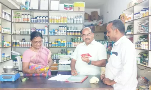 தடைசெய்யப்பட்ட எலி மருந்து விற்பனை: உரக்கடைகளில் வேளாண்மை அதிகாரி திடீர் ஆய்வு