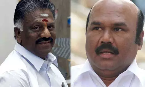 ஓ.பன்னீர்செல்வம் அணியினர் அ.தி.மு.க. கொடி, இரட்டை இலையை பயன்படுத்துவது மோசடி செயலாகும்- ஜெயக்குமார்