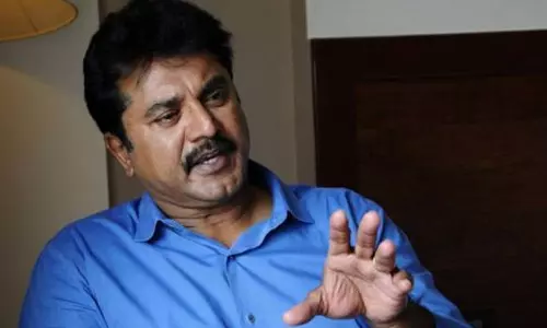 தன்மானத்தை இழந்து கிடைக்கும் இலவசம் சரியல்ல- சரத்குமார் வேதனை