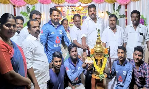 சங்கரன்கோவிலில் கிரிக்கெட் போட்டியில் வெற்றி பெற்ற அணிகளுக்கு பரிசு-ராஜா எம்.எல்.ஏ. வழங்கினார்