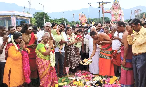 மேட்டுப்பாளையம் வனபத்ரகாளியம்மன் கோவிலில் ஆடிக்குண்டம் கண் திறப்பு நிகழ்ச்சி