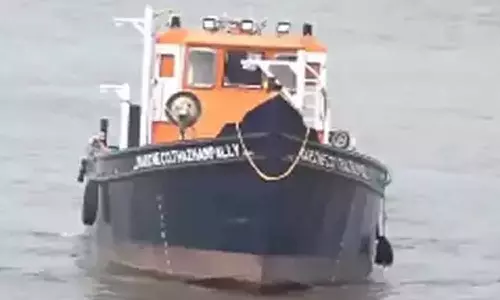 திருவனந்தபுரத்தில் படகு கவிழ்ந்து கடலில் மூழ்கிய 3 மீனவர்களின் கதி என்ன? தேடுதல் பணி 2-வது நாளாக நீடிப்பு