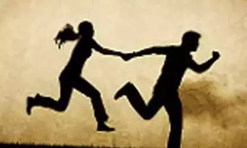 தறி உரிமையாளர் கள்ளக்காதலியுடன் ஓட்டம்