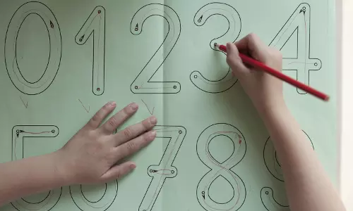 சேலத்தில், 4, 5-ம் வகுப்பு ஆசிரியர்களுக்கு எண்ணும், எழுத்தும் திட்ட குறுவள மைய பயிற்சி