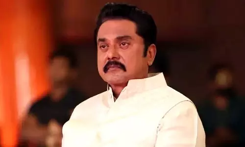 மது விற்பனையை குறைப்பது பற்றி அரசு சிந்திக்க வேண்டும்- சரத்குமார்