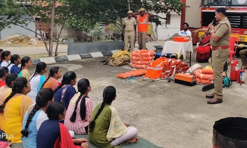 தீ விபத்து குறித்து விழிப்புணர்வு தீ விபத்து குறித்து விழிப்புணர்வு