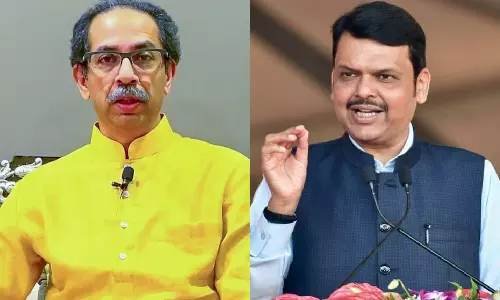 நாக்பூரின் களங்கம் என்றார் உத்தவ் தாக்கரே: மனநல மருத்துவரை சந்திக்க வேண்டும் என்கிறார் பட்னாவிஸ்- கடும் வார்த்தை போர்