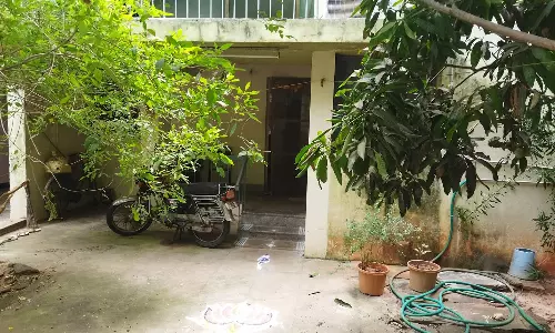 புகளூர் காகித ஆலை ஸ்டோர் மேலாளர் வீட்டில் ரூ.78 லட்சம் மதிப்பிலான நகைகள் கொள்ளை