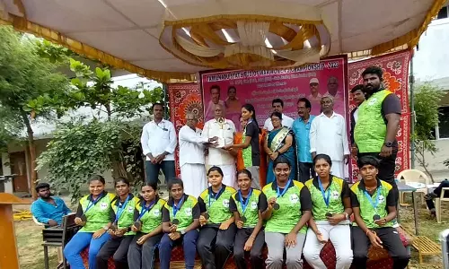 மாநில அளவிலான கயிறு இழுக்கும் போட்டியில் புன்னம் சத்திரம் அன்னை மகளிர் கலை, அறிவியல் கல்லூரி மாணவிகள் சாதனை