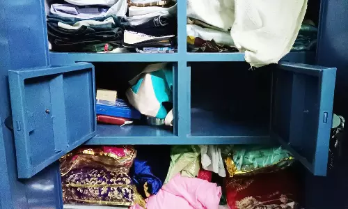 மிளகாய் பொடி வியாபாரி வீட்டில் நகை, பணம் கொள்ளை