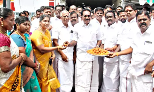 ரேசன்கடைகளில் தக்காளியை விற்பதால் மக்களுக்கு பயன் இல்லை