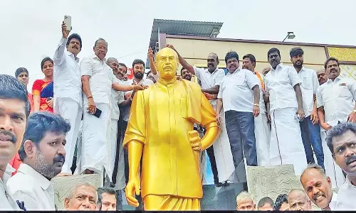ஆலங்குளத்தில் புதிதாக, காமராஜர் வெண்கல சிலை அமைப்பு-திறப்பு விழா 15-ந்தேதி நடக்கிறது